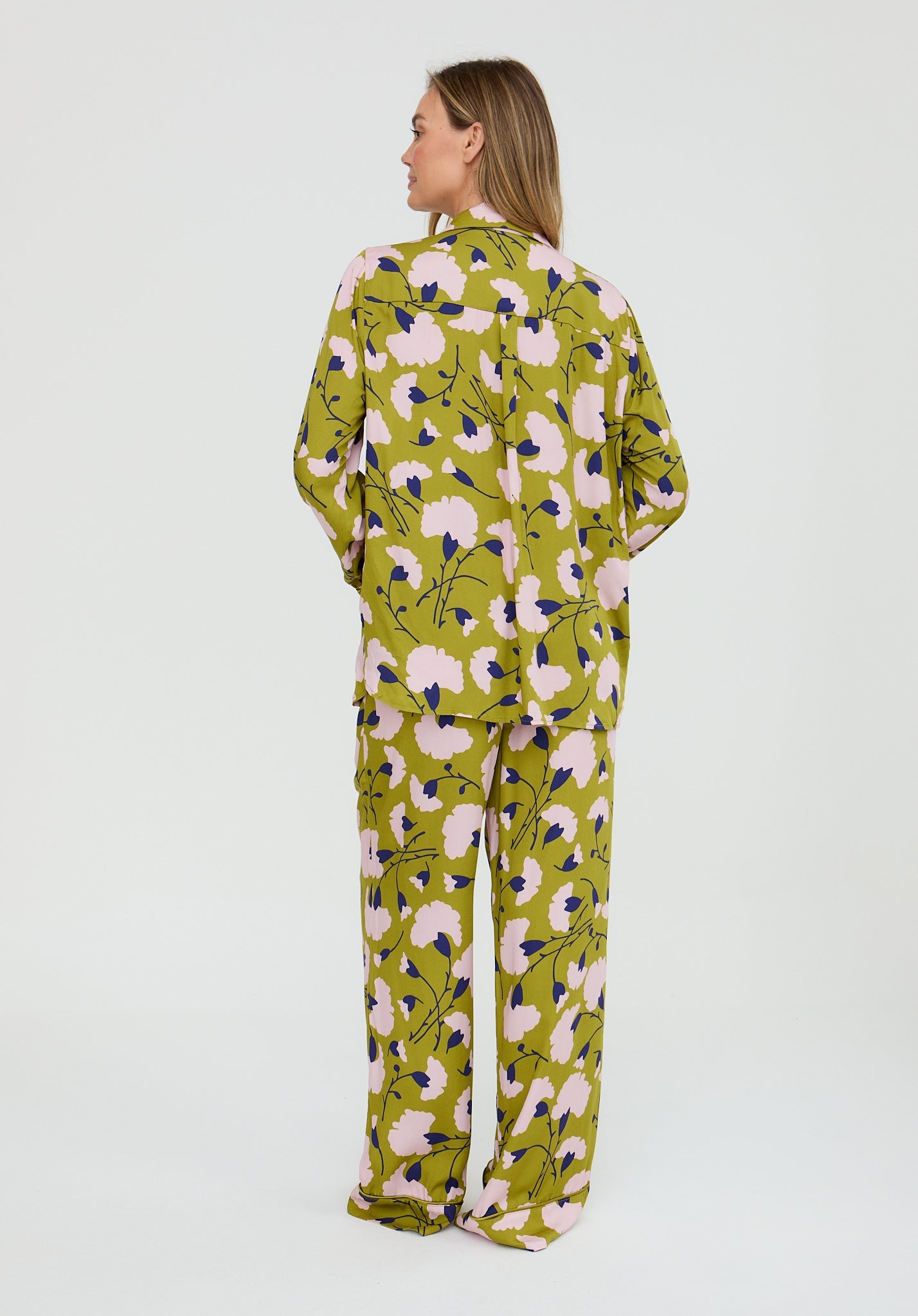 Evie Long Sleeve Floral Print Pyjama Set In Green