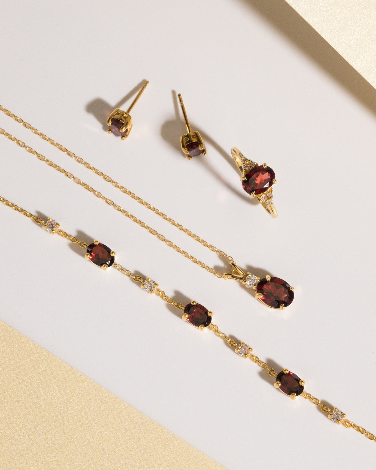 Garnet Bracelet in 18k Gold Vermeil
